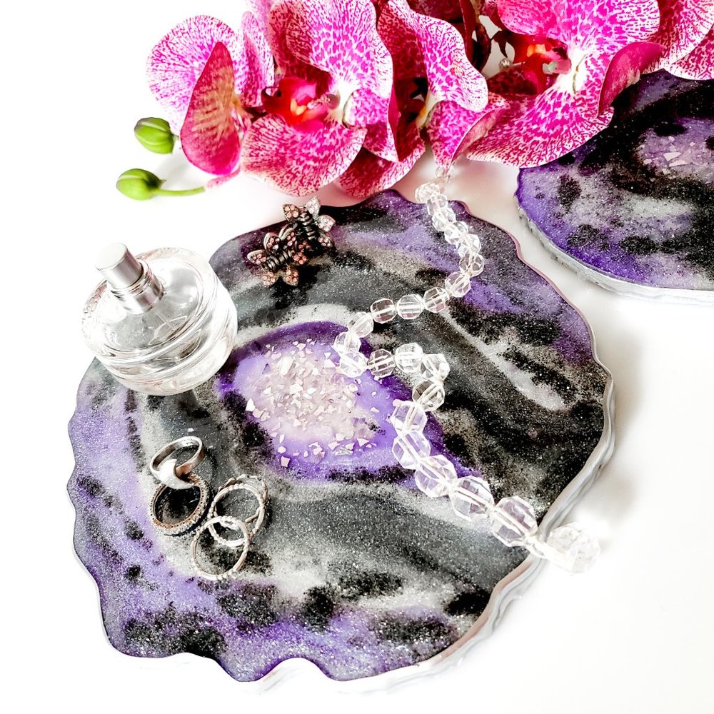SOLD - Resin Geode Tray - Picture 1 of 3